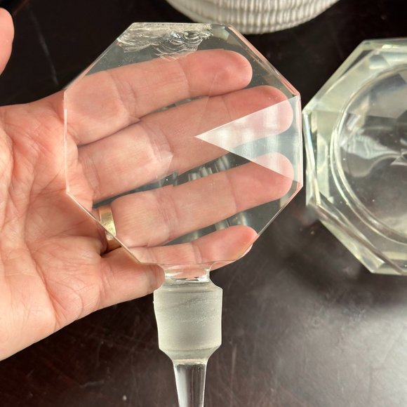 Vintage led crystal faceted octagon shape perfume bottle and trinket dish. - Picture 3 of 10